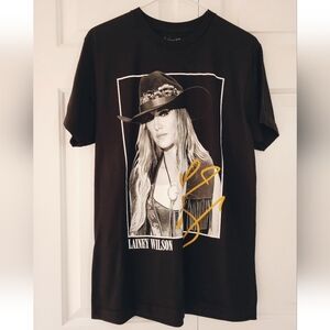 LAINEY WILSON signature t-shirt size medium NWT